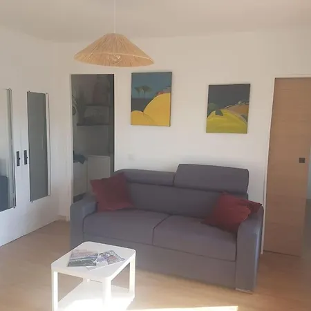 Apartment Emplacement Ideal. Centre Et Plages. Cavalaire-sur-Mer