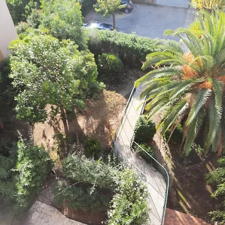 Emplacement Ideal. Centre Et Plages. Apartment
